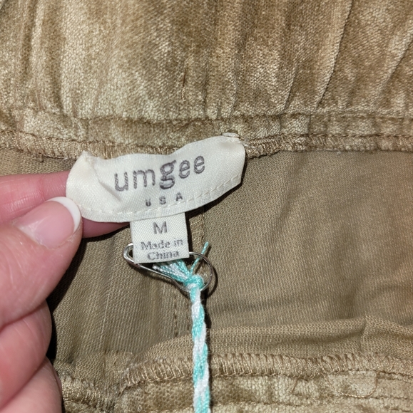 Umgee style N6206 soft velvet feel flare bottom pants NWT medium - Picture 4 of 8